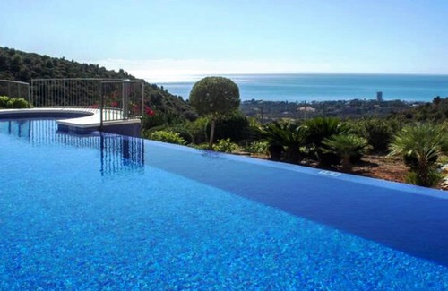 Marbella Apartment | Marbella apartment with 3 pools/gym/garage