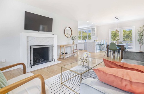 South San Mateo House | @ Marbella Lane - 3BR w/Deck near Beresford Park