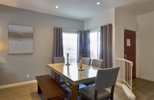 Mount Eden House | @ Marbella Lane - 4BR City Escape in Hayward