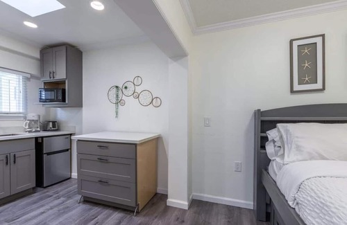 North Central House | @ Marbella Lane - Adorable and Quiet Studio