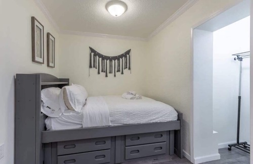 North Central House | @ Marbella Lane - Adorable and Quiet Studio