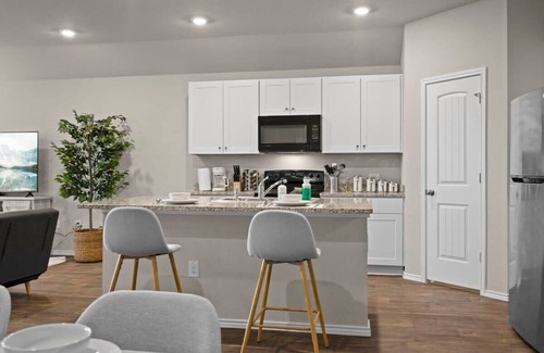 Austin House | @ Marbella Lane - Amazing 4BR Lakeview Home