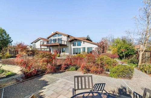 Weibel House | @ Marbella Lane - AMAZING Views Serene Retreat