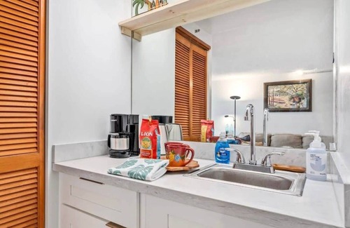 Diamond Head - Kapahulu - St. Louis Condo | @ Marbella Lane -Coastal retreat near Diamond Head