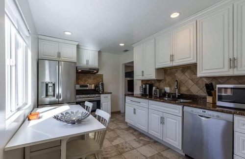 Sunnyvale West House | @ Marbella Lane - Convenient Home in Sunnyvale