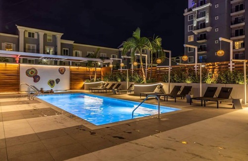 Waterfront Apartment | @ Marbella Lane - Grand 2BR w/Beach & Ocean Views