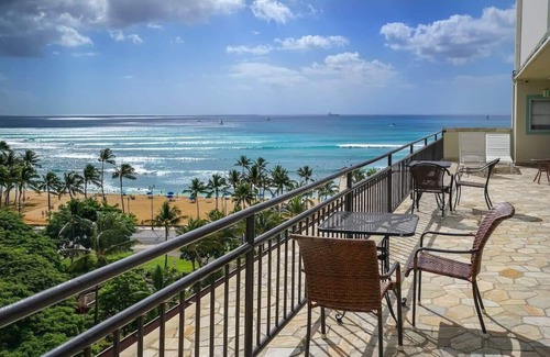 Diamond Head - Kapahulu - St. Louis Apartment | @ Marbella Lane - Mountain View Studio