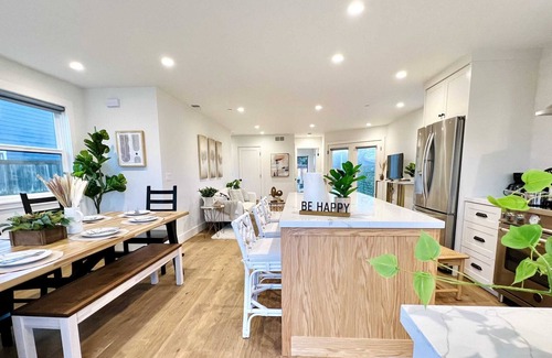 Sharp Park House | @ Marbella Lane - *NEW* Chic 3BR Coastal Home