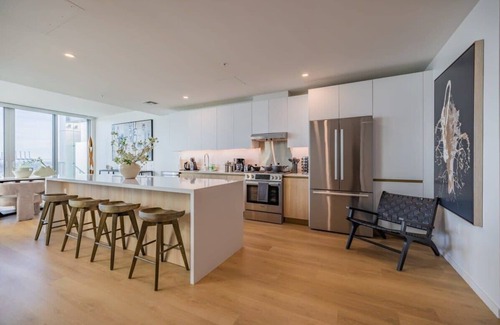 Waterfront Condo | @ Marbella Lane - Penthouse w/City & Ocean Views