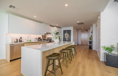 Waterfront Condo | @ Marbella Lane - Penthouse w/City & Ocean Views