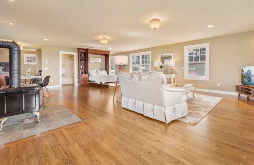 Coupeville Apartment | @ Marbella Lane - Waterfront Studio Whidbey Island