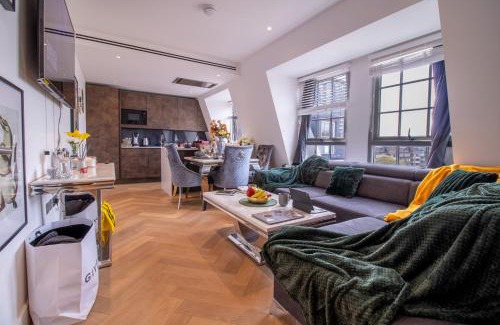 City of Westminster Apartment | Marble Arch Penthouses with Skyline Views