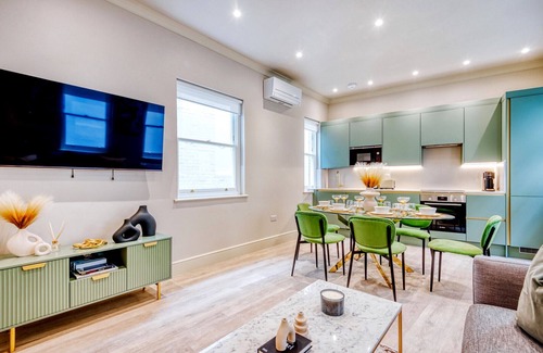 Bryanston and Dorset Square Apartment | Marble Arch Suite 2-Hosted by Sweetstay