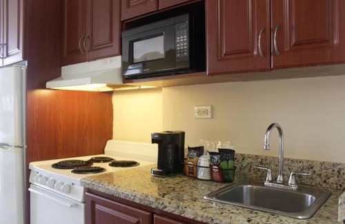 Sunny Isles Beach Hotel | Marco Polo Beach Resort Getaway! Beach Access, Pool
