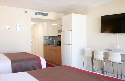 Sunny Isles Beach Hotel | Marco Polo Beach Resort Getaway! Beach Access, Pool