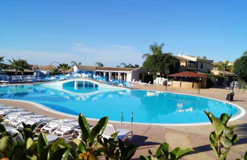 Campofelice di Roccella Villa | Mareluna Family Resort - Villa 5 - Wi-Fi and A / C!