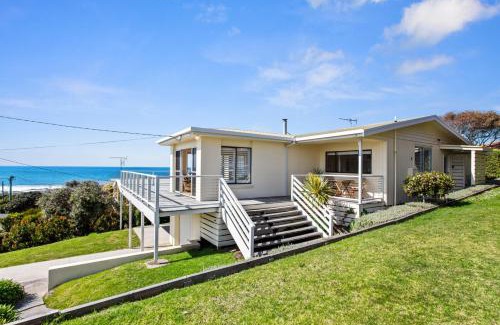 Marengo House | Marengo Beach House - Superb views, walk to beach