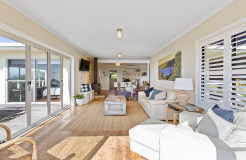 Marengo House | Marengo Beach House - Superb views, walk to beach