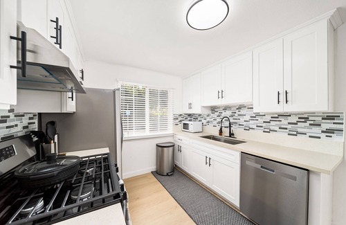 Alhambra Apartment | Marengo two bedroom house with two complementary parking included