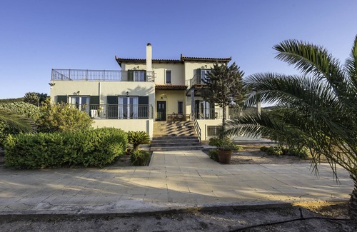 Vagia Villa | Marfaia villa by the sea.