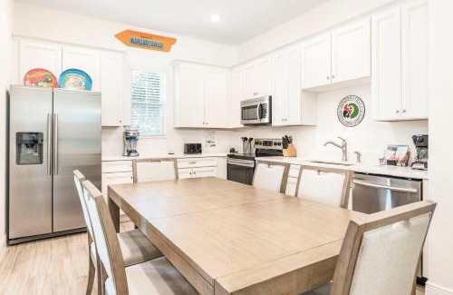 West Kissimmee House | Margarita Beach House Cottage Near Disney With Private Hot Tub & Island H20 Waterpark Access - 3074Pi