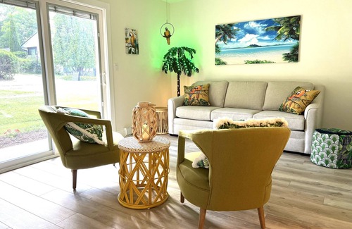 Lake Geneva Apartment | @MARGARITAVILLA@ Downtown Lake Geneva