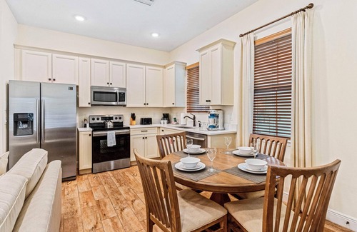 West Kissimmee Cottage | Margaritaville Cottage w/Jacuzzi Tub+ Private Balcony!