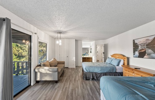 Osage Beach Cottage | Margaritaville - Private Suite w/TV, extra couch!