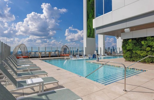 Five Points Hotel | Margaritaville Resort 1 BR Deluxe Suite in Downtown ATL