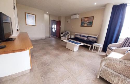 Margate Beach Apartment | Margate Boulevard - Seaview Apartment