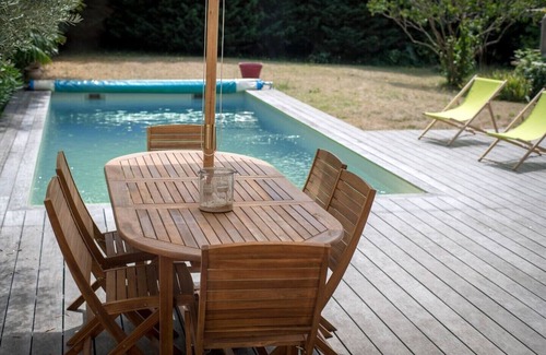 Margaux House | Margaux at the heart of the Médoc wine region. Beautiful stone house and pool.