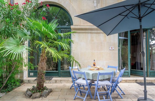 Pezenas Apartment | Marguerite - beautiful apartment in renovated Couvent les Ursulines, Pézenas