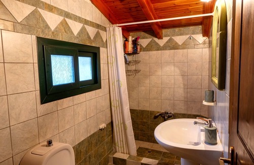 Terpsithea House | Marianda's House - Mountain Views & Rustic Charm