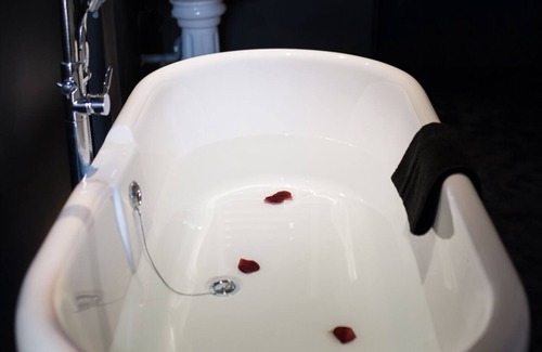 Capucins - Victoire Apartment | Marie-Astrid's secrets, Love Room Chic suite