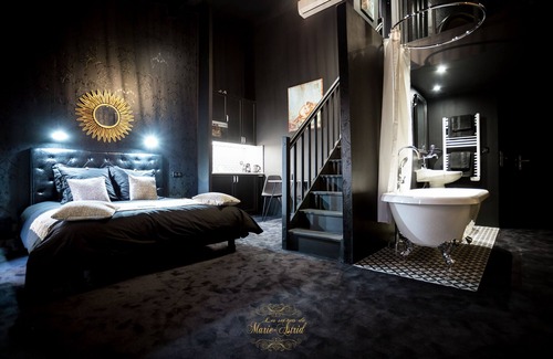 Capucins - Victoire Apartment | Marie-Astrid's secrets, Love Room Chic suite
