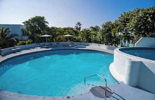 Bolongo Bay Apartment | Marie's Oceanfront Condo-1bdrm-3 Poolsnn