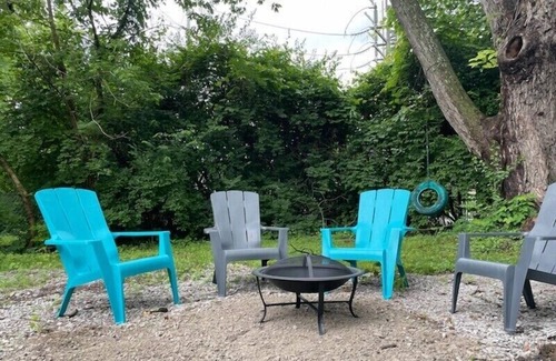 Fairfax House | Mariemont Bungalow - 1 block from Wasson bike/walk Trail