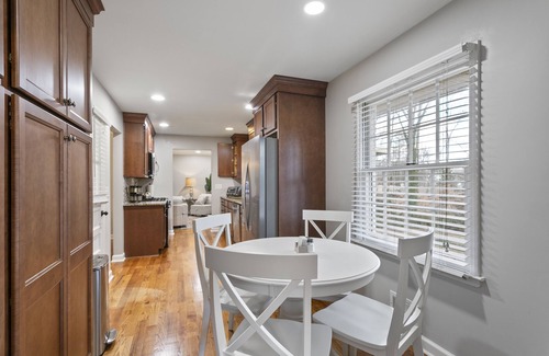 Marietta House | Marietta GEM 4-bedroom/3 bed - pet friendly -flexible monthly stays