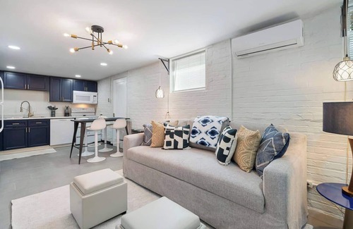 Marietta Apartment | Marietta Square Suites - Suite2 - Modern Apartment