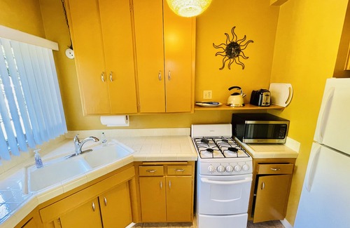 Tahquitz River Estates House | Marilyn meets Frank Midcentury Modern Palm Springs Center Deluxe Bungalow Pool !