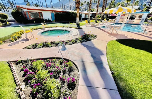 Tahquitz River Estates House | Marilyn meets Frank Midcentury Modern Palm Springs Center Deluxe Bungalow Pool !