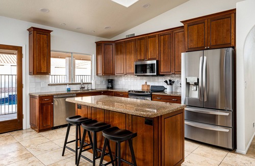 La Paz At Desert Springs House | Marilyn offers full relaxation nearby desirable shopping and entertainment