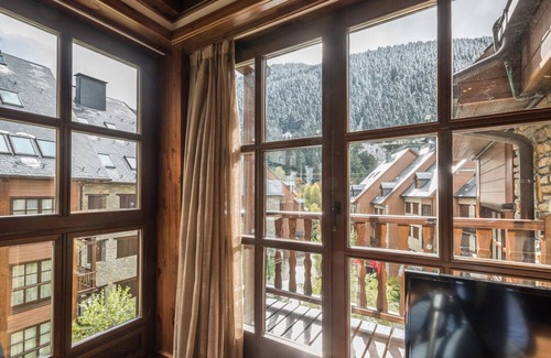 Baqueira Apartment | Marimanha Magnificent apartment of 85m2 in Val de Ruda, at the foot of the slopes at level 1500