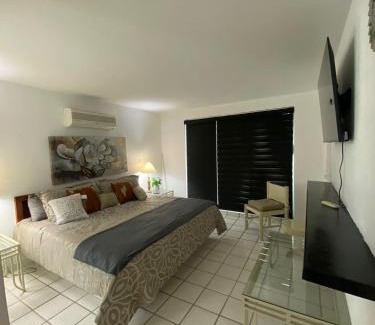 Marina Mazatlan Apartment | Marina del Sol Resort - beautiful 2 bdrm Sleeps 8 -Ocean front