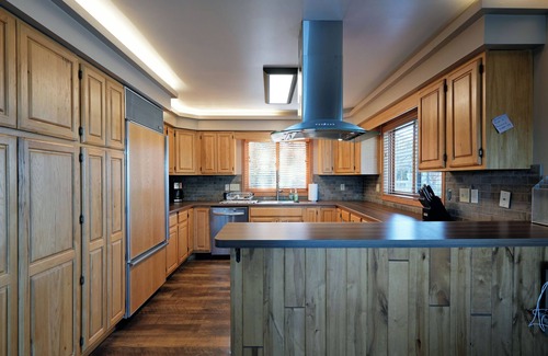 Hayward Cabin | Marina Hideaway: Lakeside Bliss on Round Lake