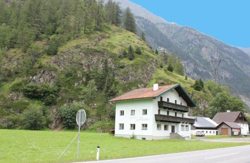 Huben House | Marina III
