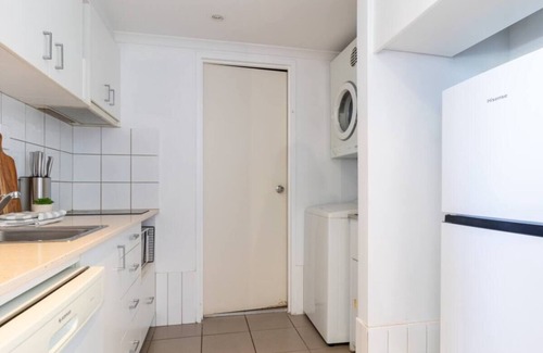 Cullen Bay Apartment | Marina Magic | 2 Bed, 2 Bath apt | Stunning Views