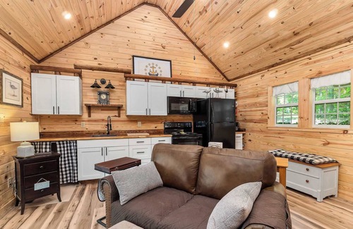 Smithville House | Marina Nearby Boat Parking Boat Launch Nearby