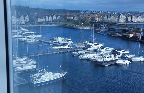 Chatham Apartment | Marina Point East in Kent, Sleeps 4 with Parking