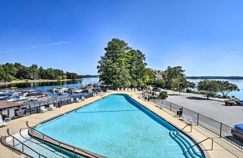 Salem House | Marina & Pool Access: Lovely Lake Keowee Townhome!